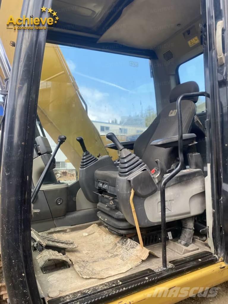 CAT 313D2GC Vikšriniai ekskavatoriai