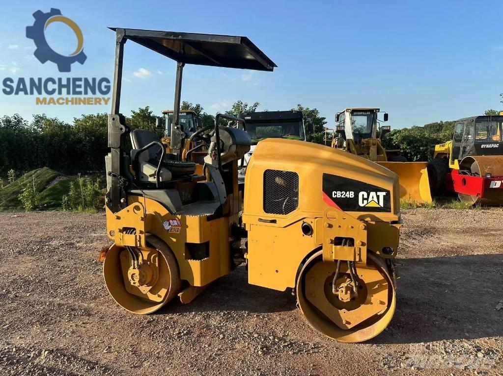 CAT CB 24 B Porinių būgnų volai