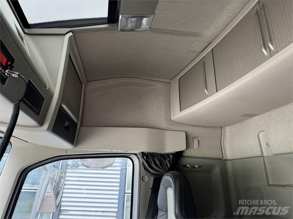 Volvo FH540 8x4 Savivarčių priekabų vilkikai