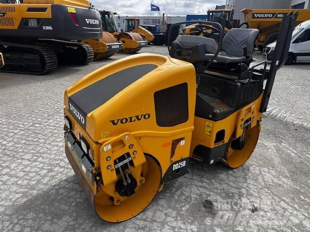 Volvo DD25B Porinių būgnų volai