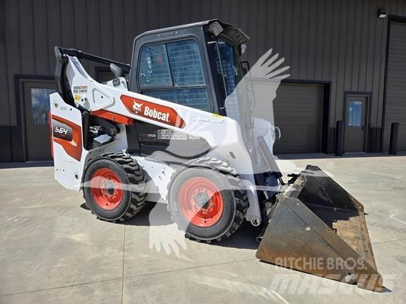 Bobcat S64 Krautuvai su šoniniu pasukimu