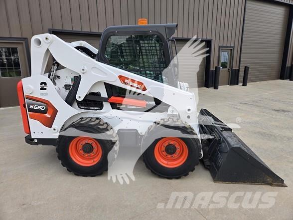Bobcat S650 Krautuvai su šoniniu pasukimu