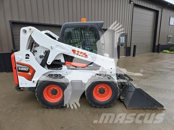 Bobcat S650 Krautuvai su šoniniu pasukimu