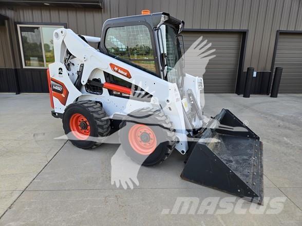 Bobcat S650 Krautuvai su šoniniu pasukimu