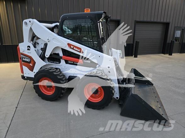 Bobcat S650 Krautuvai su šoniniu pasukimu