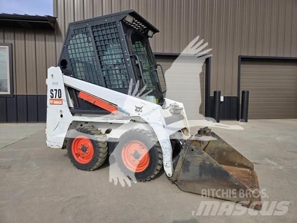 Bobcat S70 Krautuvai su šoniniu pasukimu