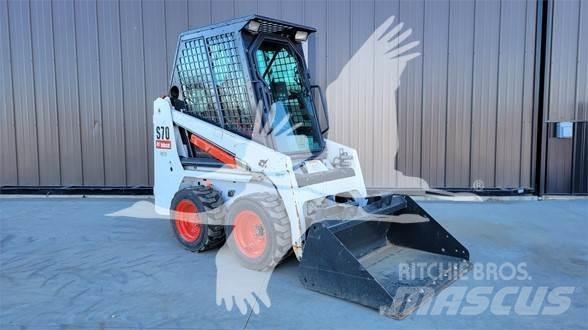 Bobcat S70 Krautuvai su šoniniu pasukimu