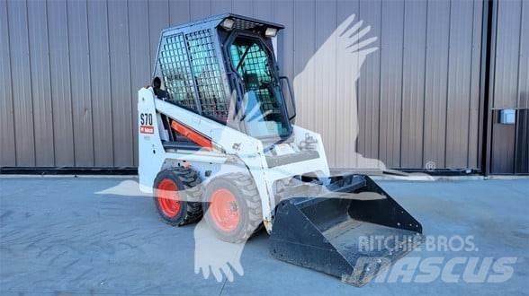 Bobcat S70 Krautuvai su šoniniu pasukimu