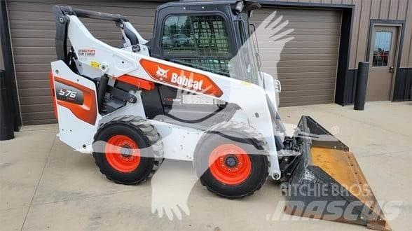 Bobcat S76 Krautuvai su šoniniu pasukimu