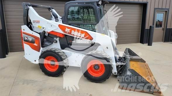 Bobcat S76 Krautuvai su šoniniu pasukimu