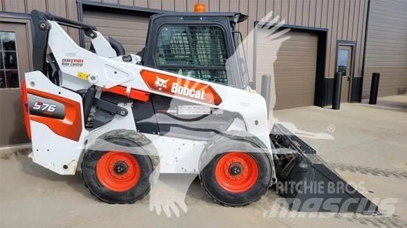 Bobcat S76 Krautuvai su šoniniu pasukimu