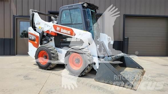 Bobcat S76 Krautuvai su šoniniu pasukimu