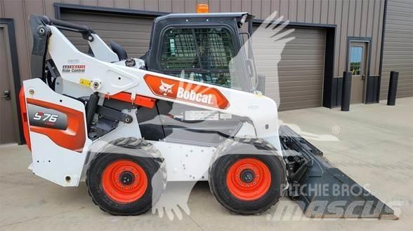Bobcat S76 Krautuvai su šoniniu pasukimu