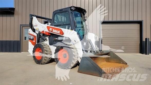 Bobcat S76 Krautuvai su šoniniu pasukimu