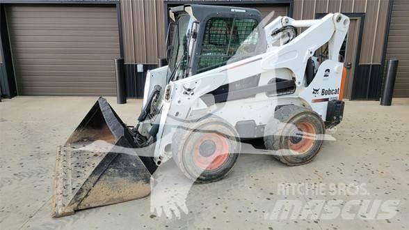 Bobcat S850 Krautuvai su šoniniu pasukimu