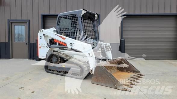 Bobcat T450 Krautuvai su šoniniu pasukimu