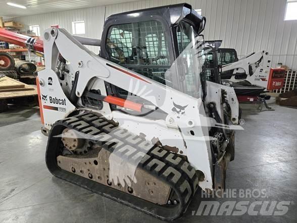 Bobcat T650 Krautuvai su šoniniu pasukimu