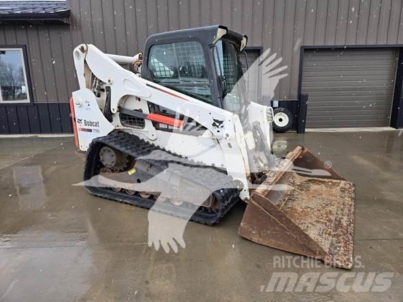 Bobcat T750 Krautuvai su šoniniu pasukimu
