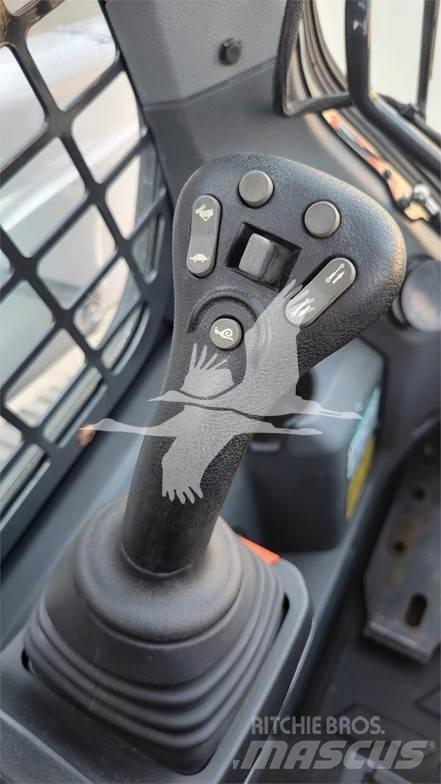 Bobcat T76 Krautuvai su šoniniu pasukimu