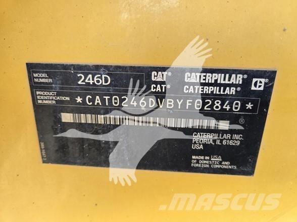 CAT 246D Krautuvai su šoniniu pasukimu
