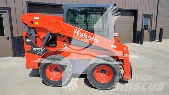 Kubota SSV75 Krautuvai su šoniniu pasukimu