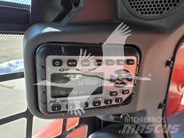 Kubota SSV75 Krautuvai su šoniniu pasukimu