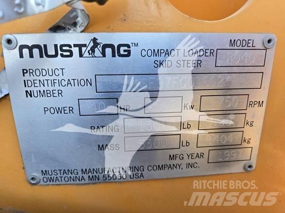 Mustang 2040 Krautuvai su šoniniu pasukimu