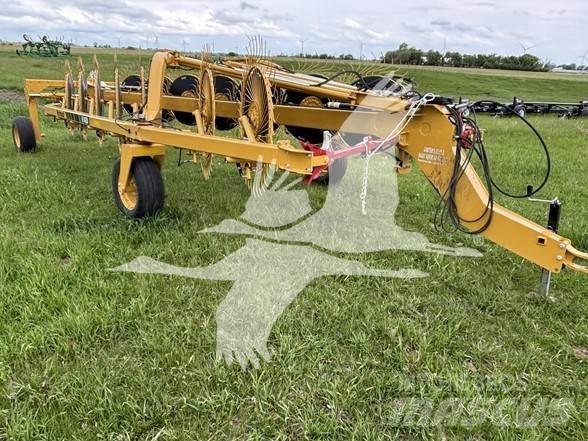 Vermeer VR1428 Šieno grėbliai ir vartytuvai