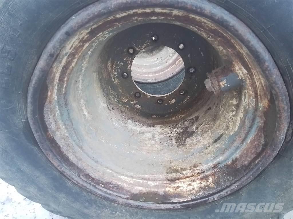 Valmet 828 20x22,5 Padangos, ratai ir ratlankiai