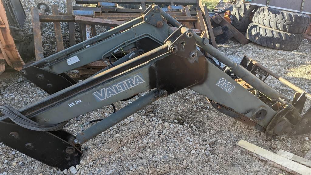 Valtra Loader Teleskopiniai krautuvai žemės ūkiui