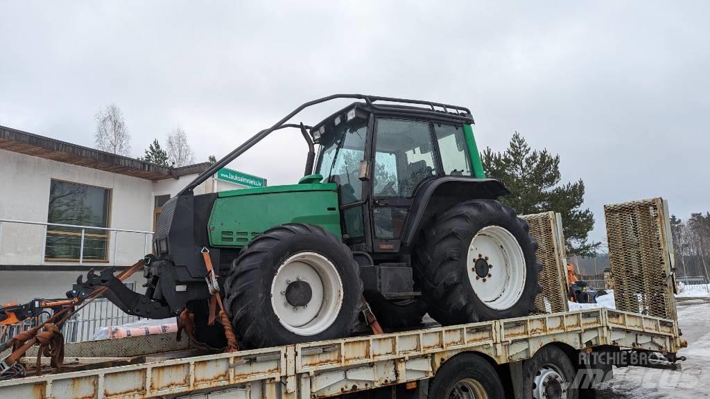 Valtra Loader Teleskopiniai krautuvai žemės ūkiui