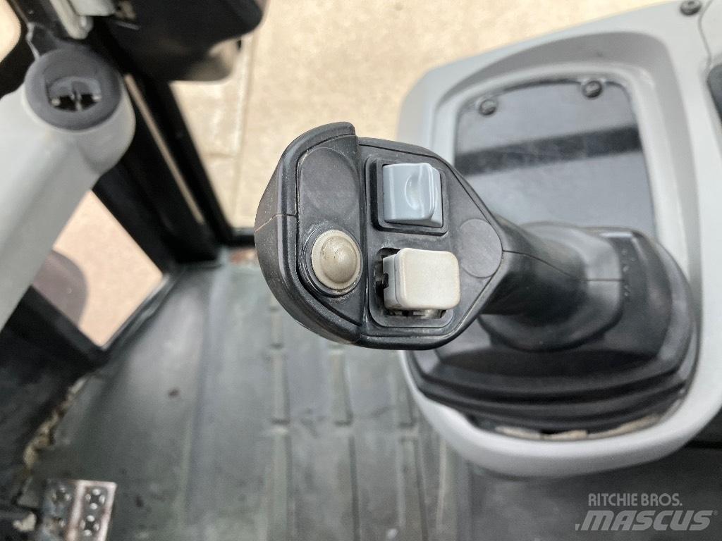 CAT 906 H Naudoti ratiniai krautuvai