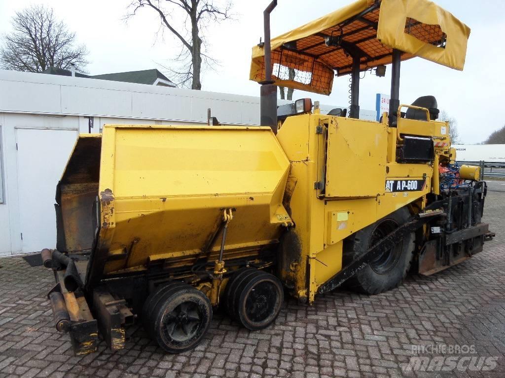 CAT AP 600 Asfalto klotuvai