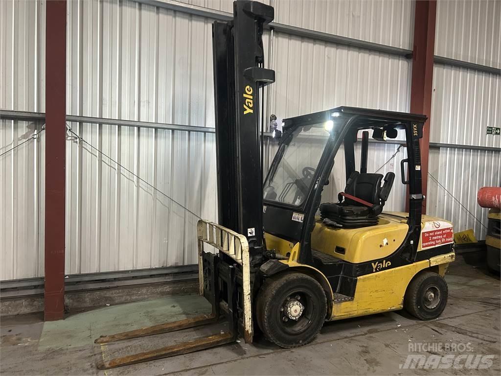 Yale GDP35VX Dyzeliniai krautuvai
