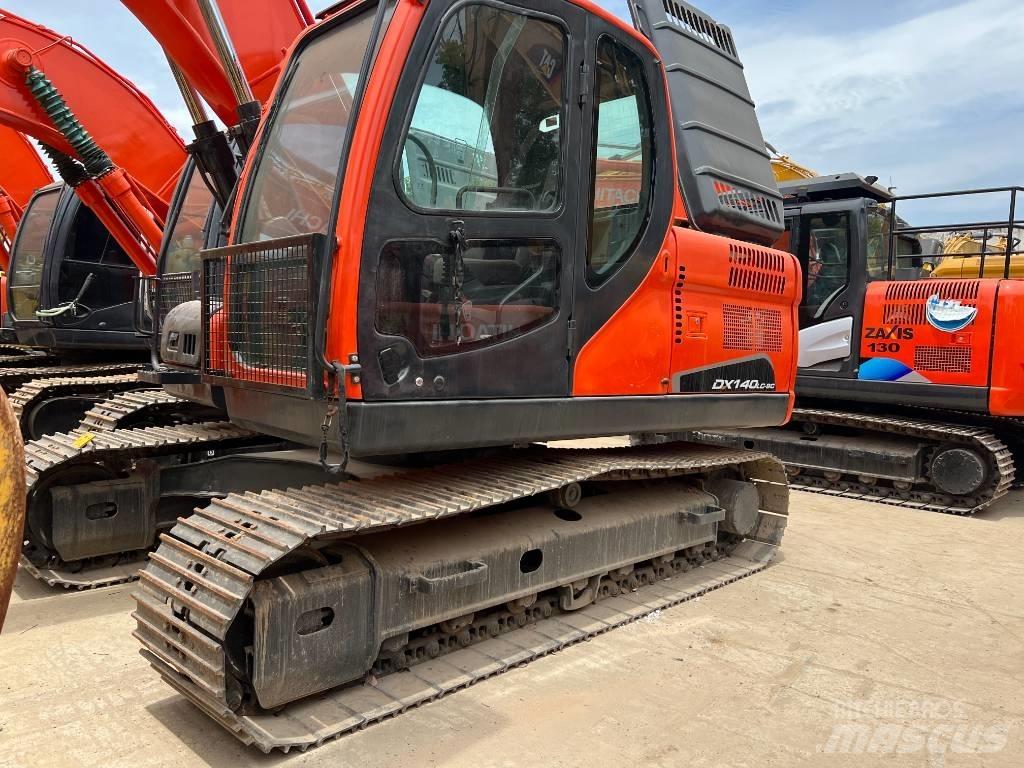 Doosan DX140 Vikšriniai ekskavatoriai
