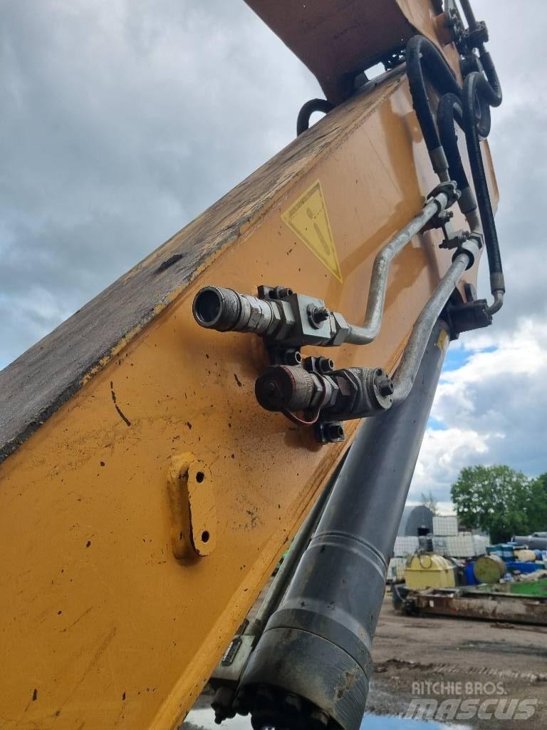 Liebherr R 922 Vikšriniai ekskavatoriai