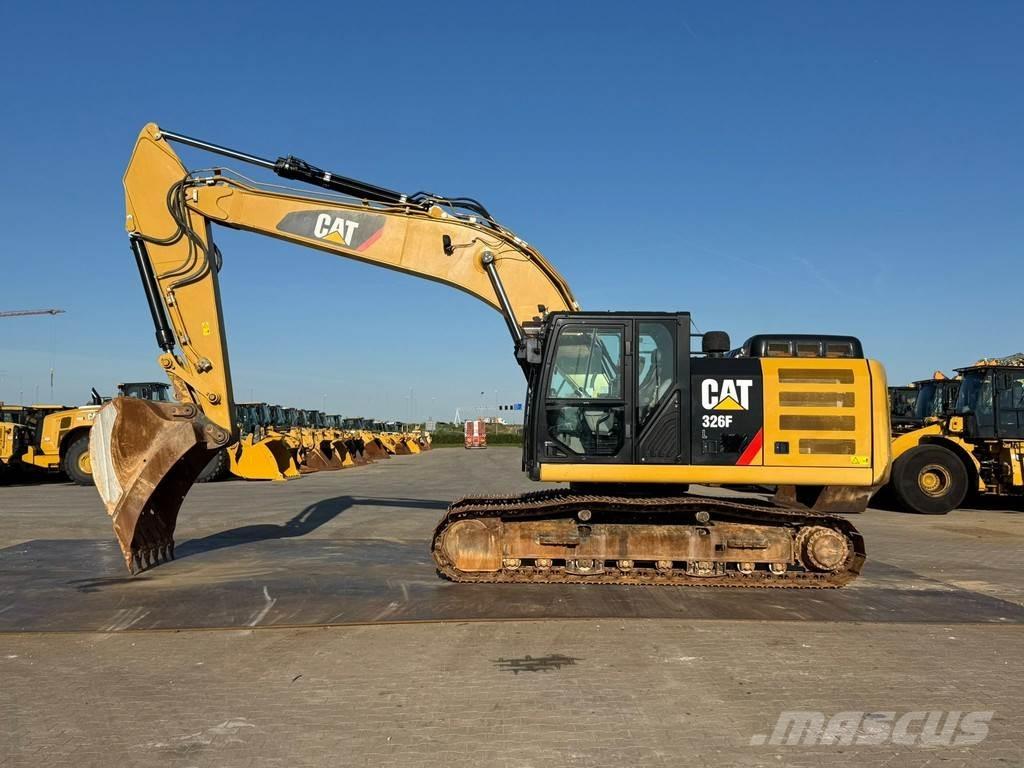 CAT 326FL Vikšriniai ekskavatoriai