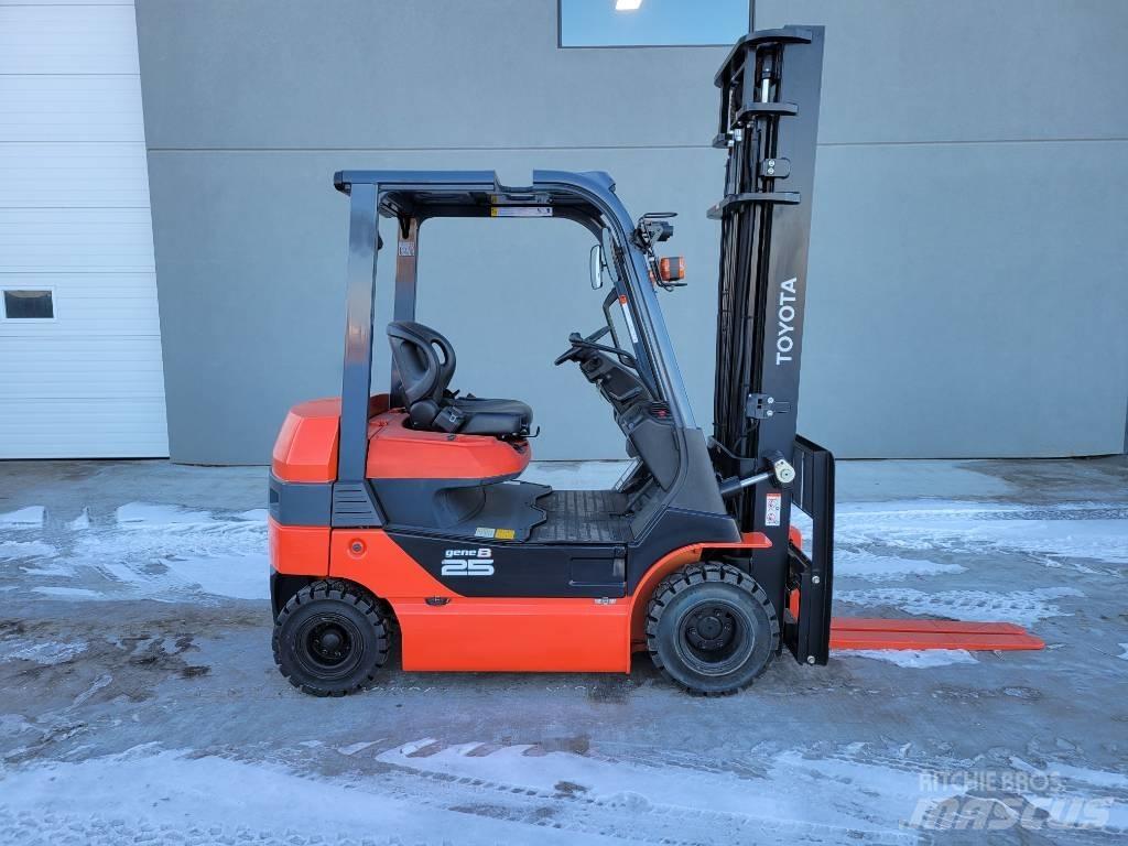 Toyota 8FB25 Elektriniai šakiniai krautuvai