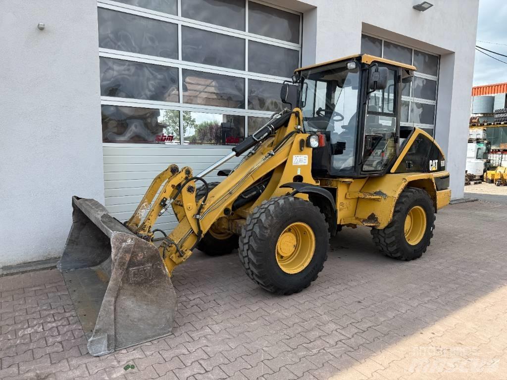 CAT 908 Naudoti ratiniai krautuvai