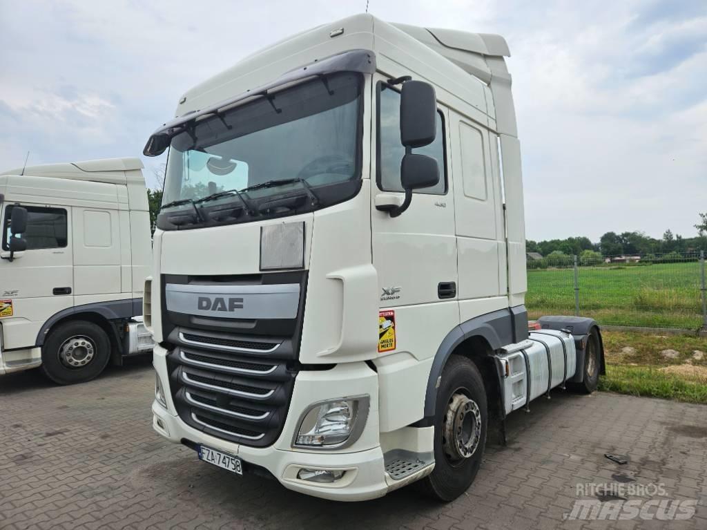 DAF XF460 Naudoti vilkikai