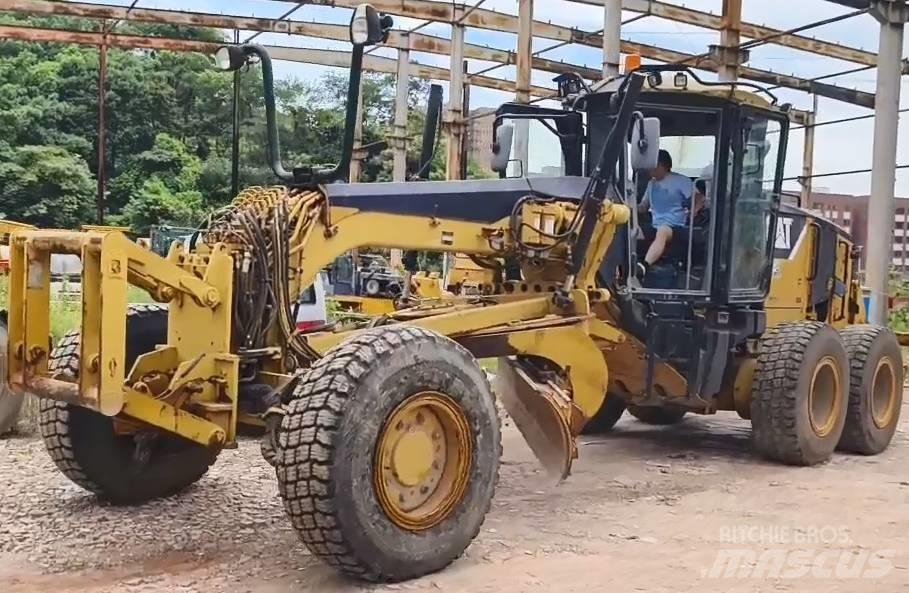 CAT 160 M Greideriai