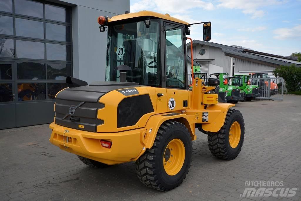 Volvo L 35 H Naudoti ratiniai krautuvai