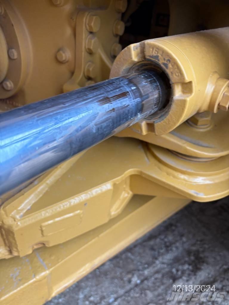 CAT 730 Vandens sunkvežimiai