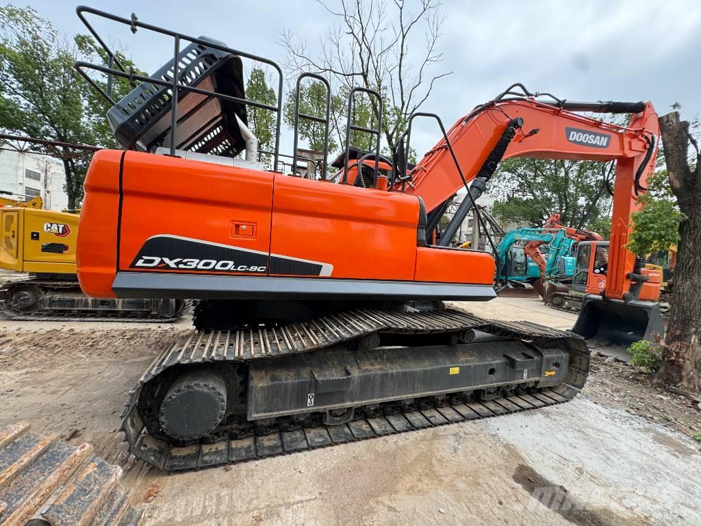 Doosan DX 300 Vikšriniai ekskavatoriai