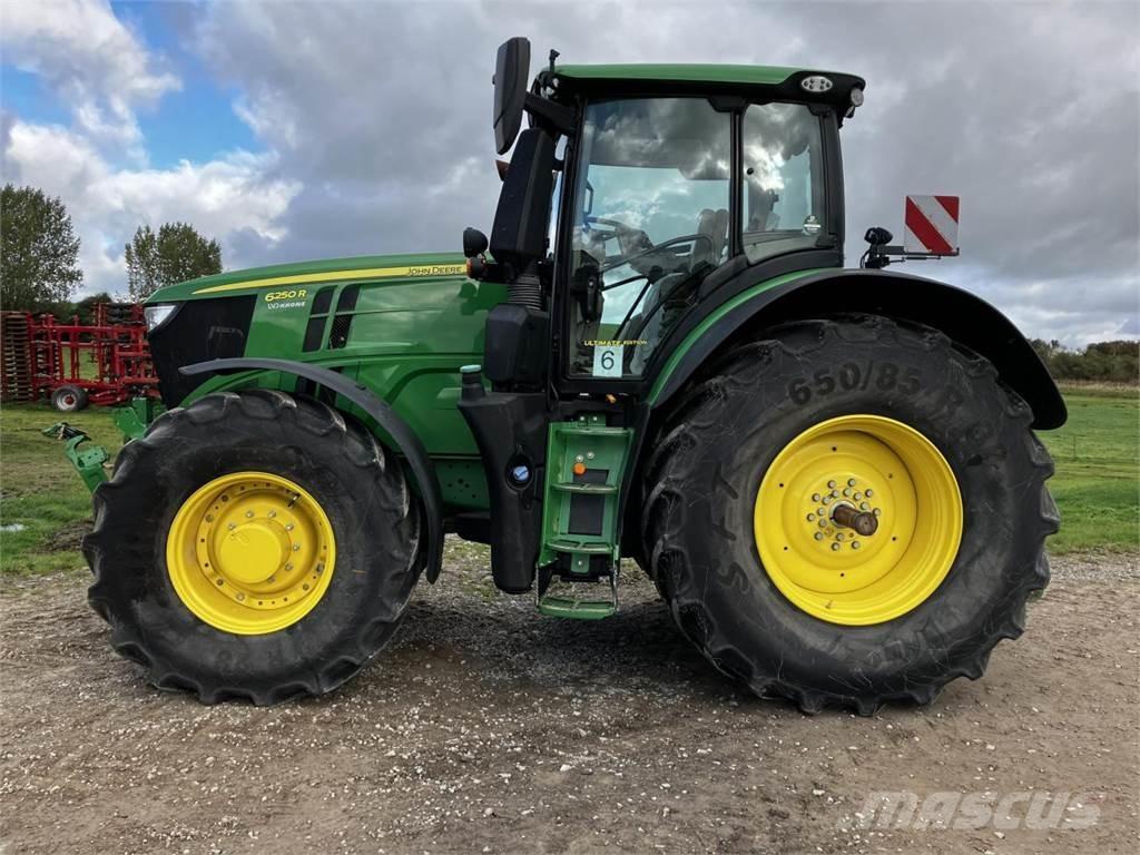 John Deere 6250R Traktoriai