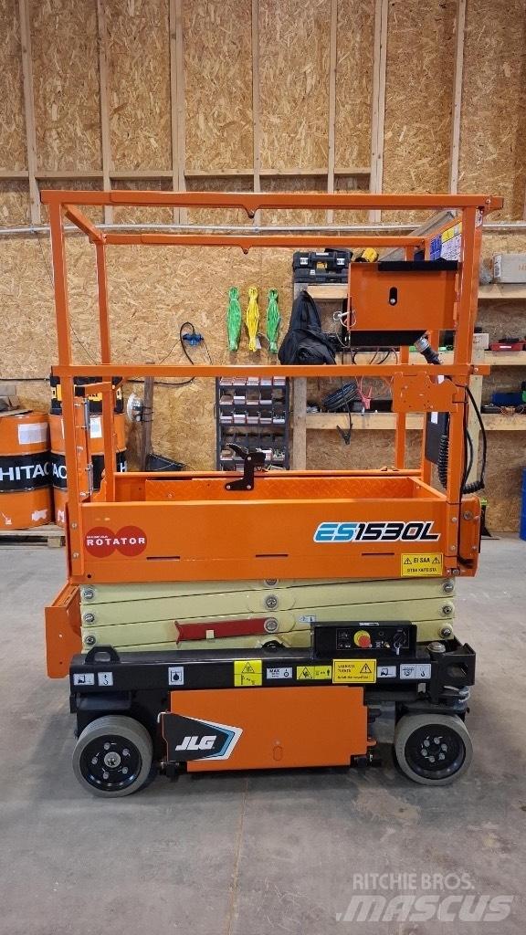 JLG ES 1530 L Žirkliniai keltuvai