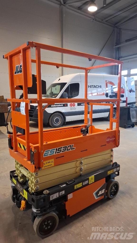 JLG ES 1530 L Žirkliniai keltuvai