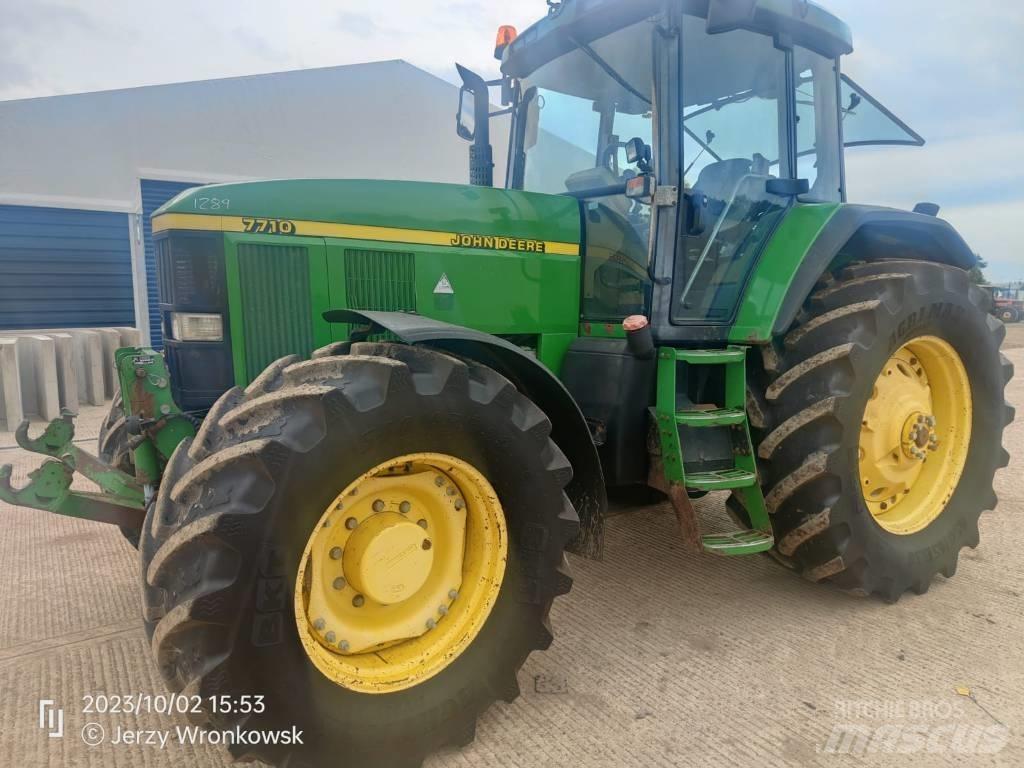 John Deere 7710 Traktoriai