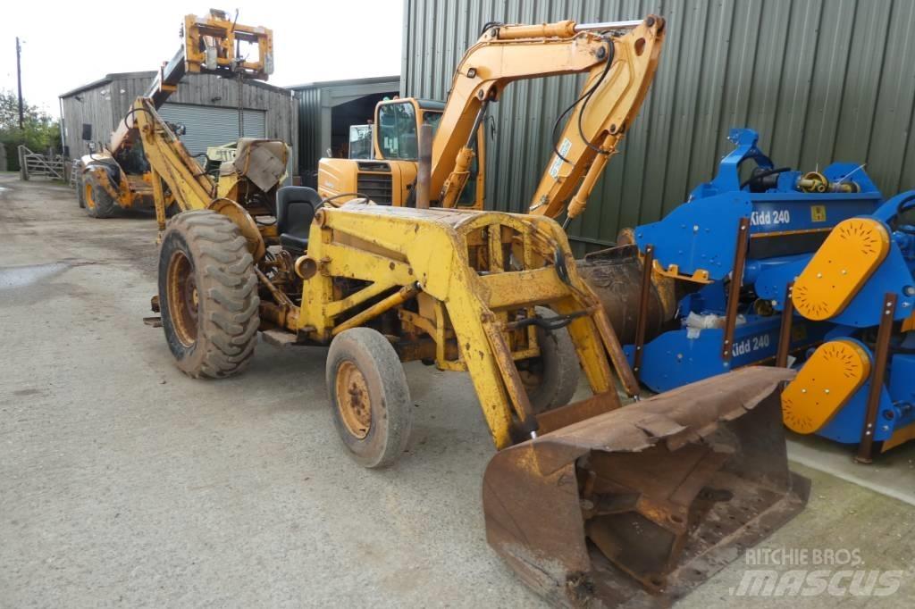 Massey Ferguson 65 Universalūs ratiniai krautuvai