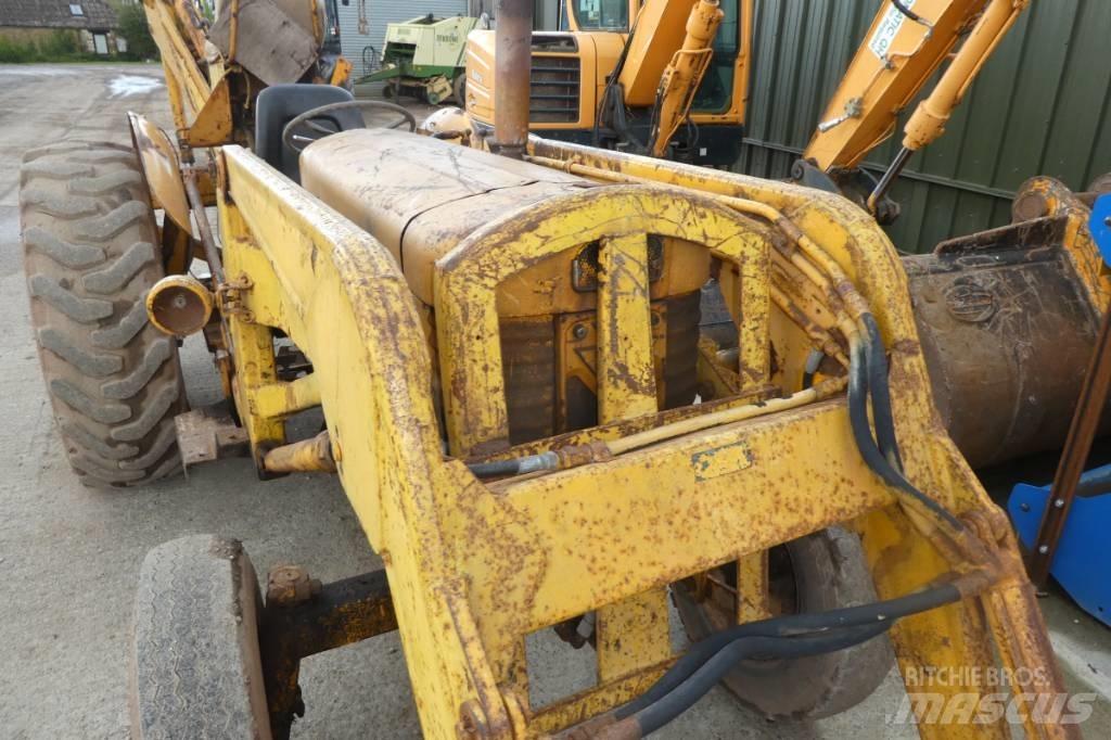 Massey Ferguson 65 Universalūs ratiniai krautuvai